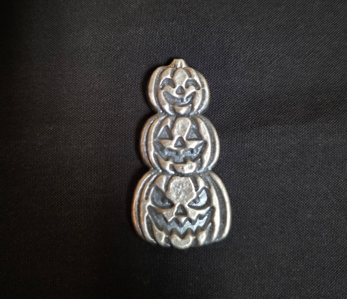 2oz Pumpkin Stack Halloween 2026 Bar Patina Finish