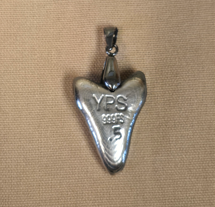 1/2oz Shark Tooth with Bail